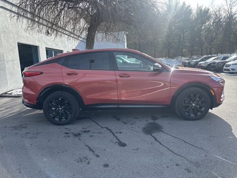 Used 2024 Buick Envista Sport Touring w/ Convenience I Package image 2