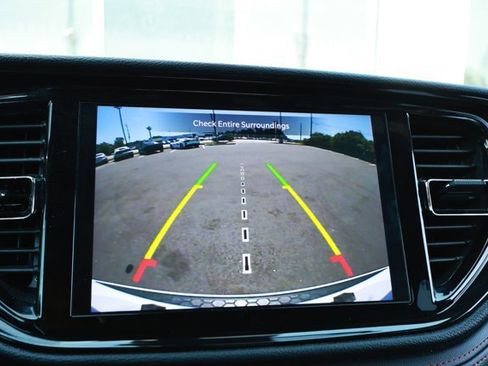 Certified 2024 Dodge Durango GT RWD image 17