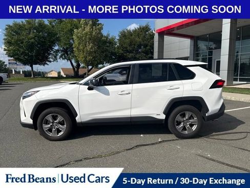 Used 2024 Toyota RAV4 LE AWD/4WD image 7
