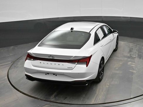 Used 2023 Hyundai Elantra Limited image 28
