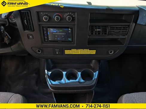 Used 2010 Chevrolet Express 3500 RWD image 16