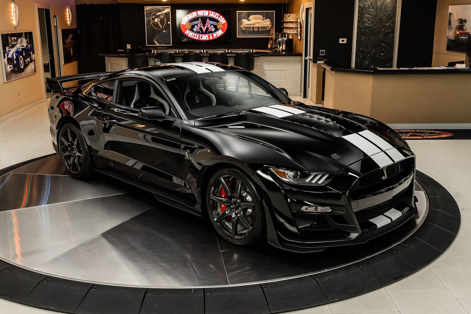 Used 2020 Ford Mustang Shelby GT500 w/ Carbon Fiber Track Pack RWD image 10