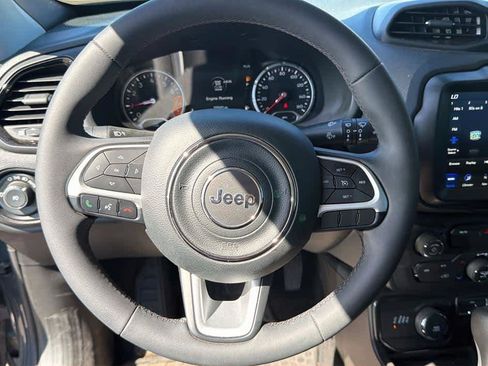 Used 2023 Jeep Renegade Altitude AWD/4WD image 22