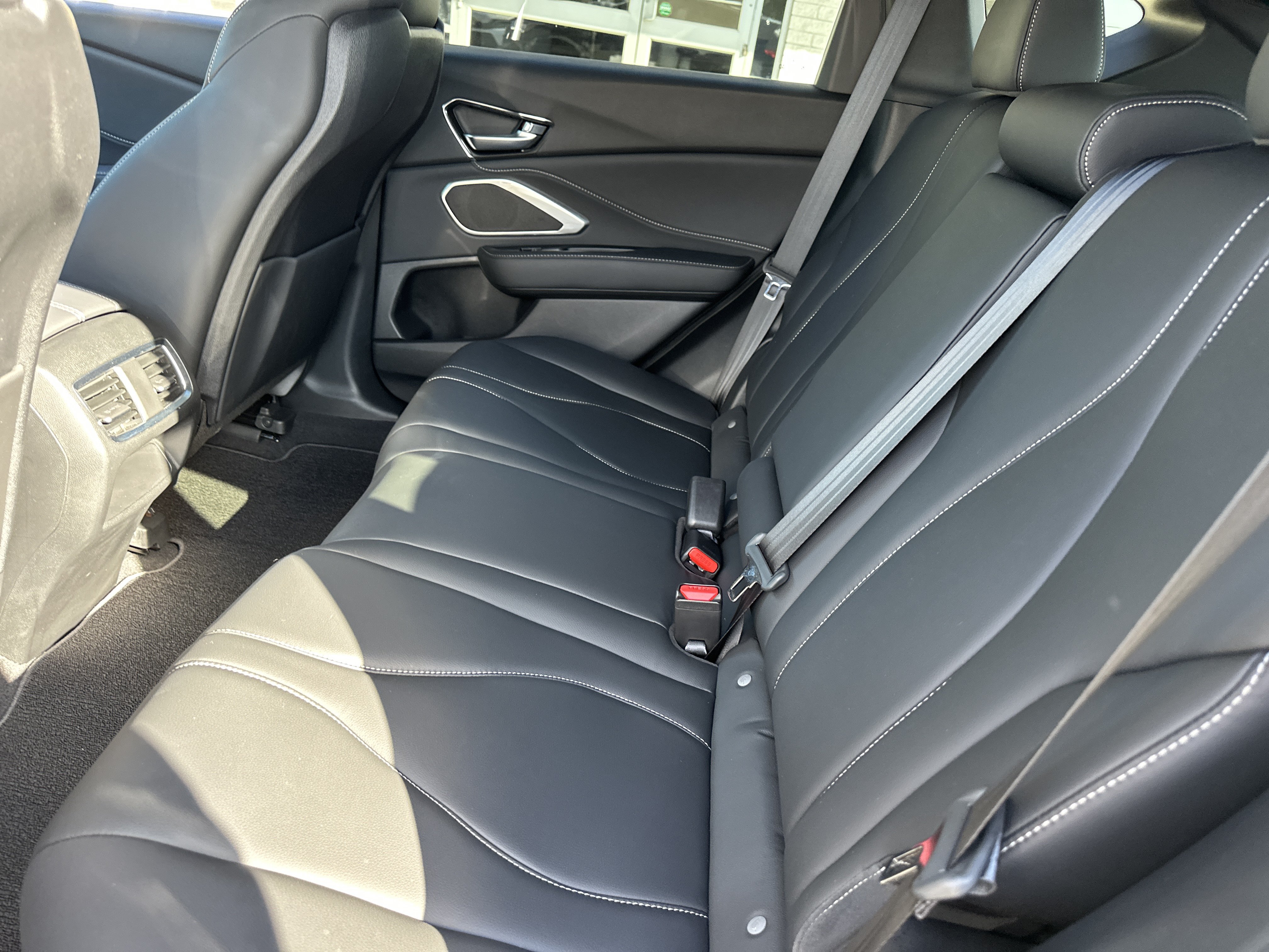 Used 2026 Acura RDX SH-AWD image 12