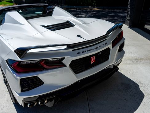 Used 2023 Chevrolet Corvette Stingray Premium Conv w/ Z51 Performance Package image 16