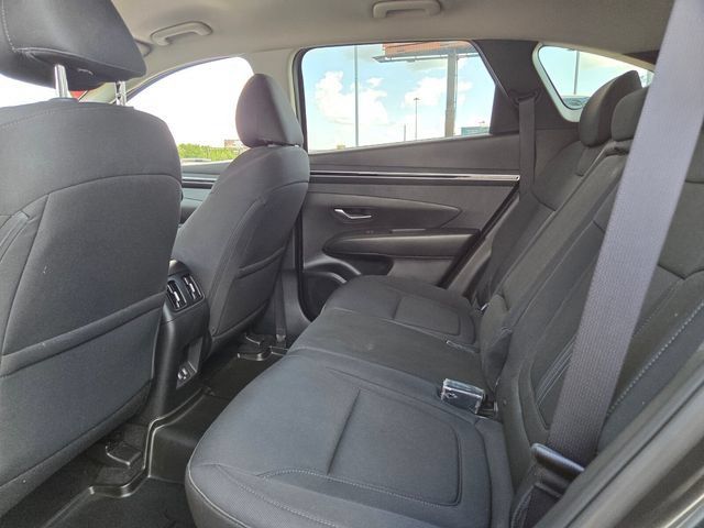 Used 2023 Hyundai Tucson SEL w/ Winter Package FWD image 6