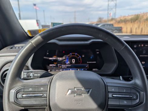 Used 2024 Chevrolet Colorado Trail Boss w/ Advanced Trailering Package image 12