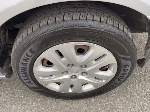 Used 2018 Dodge Grand Caravan SE image 9