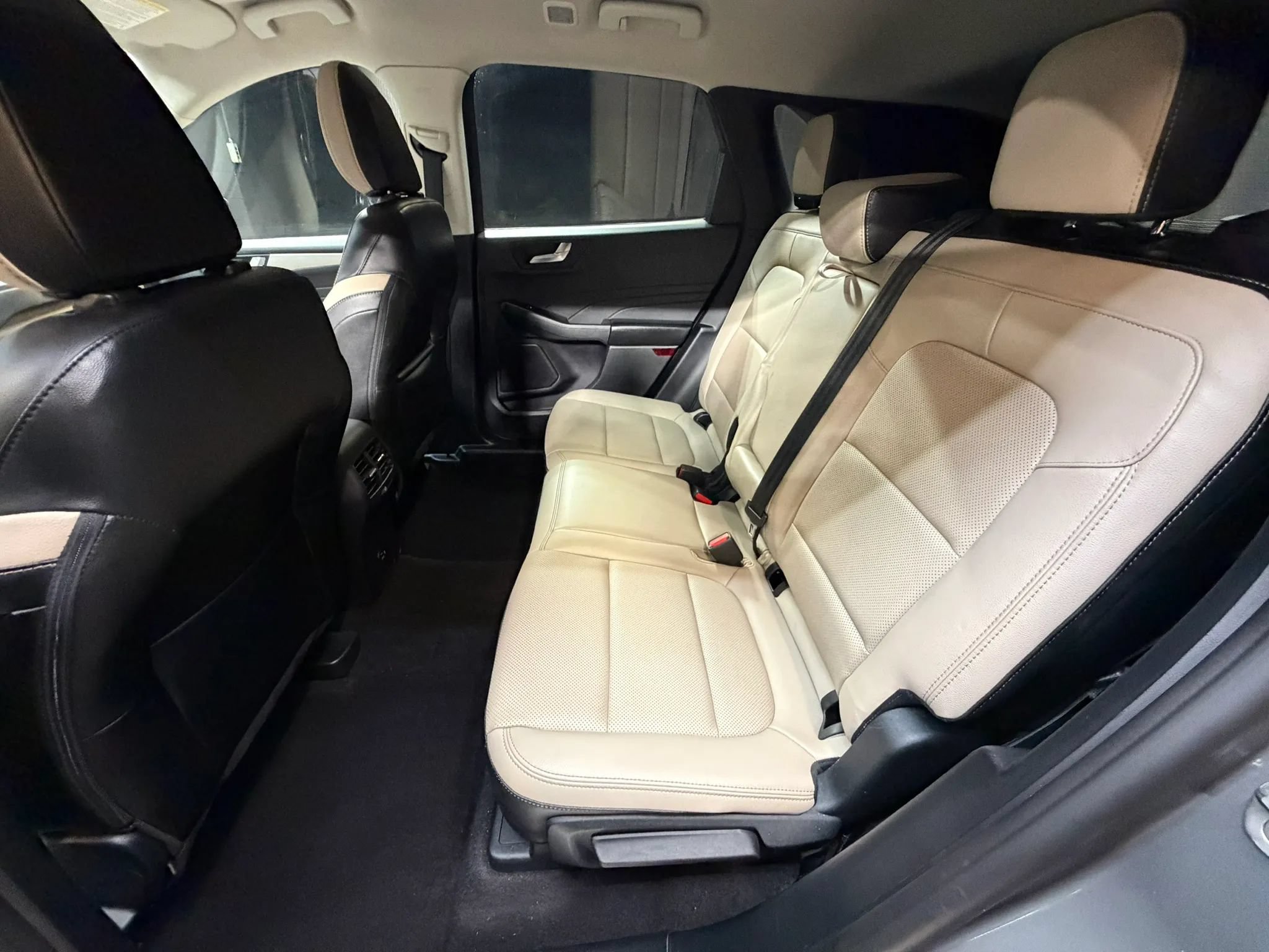 Used 2022 Ford Escape SEL FWD image 29