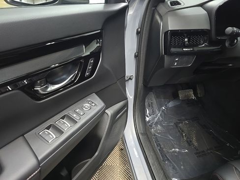 Used 2024 Honda CR-V Sport Touring image 29