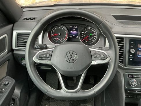 Used 2021 Volkswagen Atlas Cross Sport SE w/ Panoramic Sunroof Package image 18