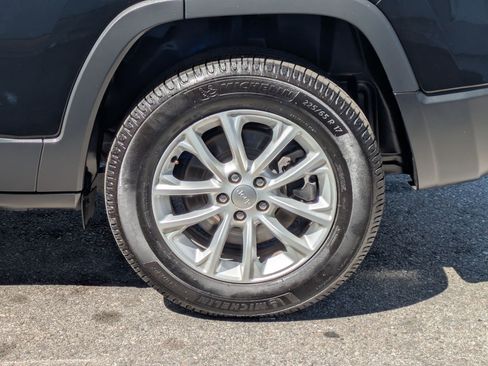 Used 2022 Jeep Cherokee Latitude Lux w/ Sun & Sound Group FWD image 9