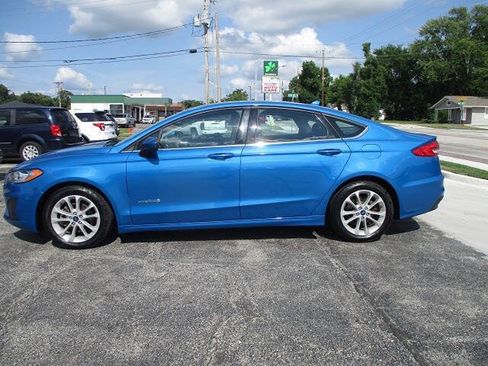 Used 2019 Ford Fusion SE FWD image 1