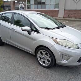Used 2013 Ford Fiesta Titanium FWD image 1