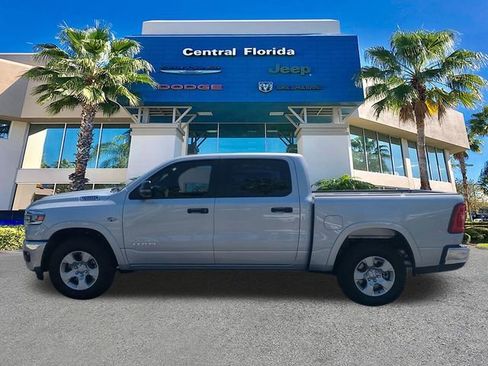 New 2026 RAM 1500 4x4 Crew Cab image 8