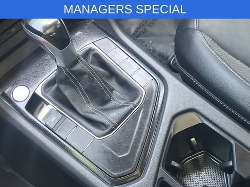 Used 2023 Volkswagen Taos SE w/ Panoramic Sunroof Package FWD image 15