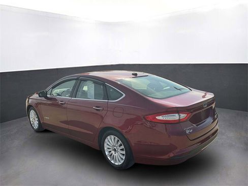 Used 2016 Ford Fusion SE w/ Equipment Group 502A image 4