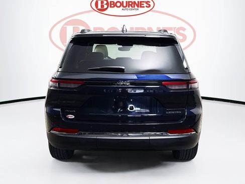Used 2024 Jeep Grand Cherokee Limited AWD/4WD image 10