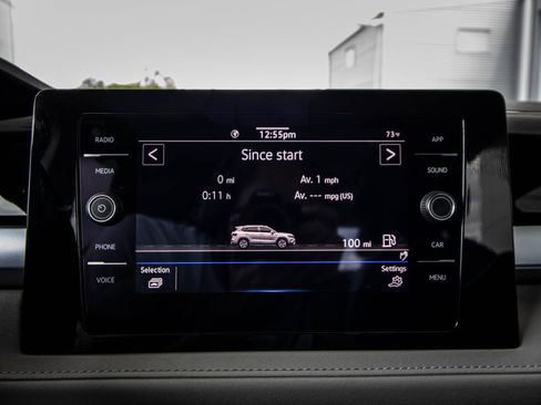 Certified 2025 Volkswagen Taos SE image 40