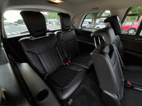 Used 2016 Mercedes-Benz GL 450 4MATIC image 34