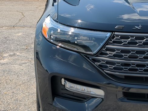Certified 2023 Ford Explorer XLT w/ Equipment Group 202A RWD image 8