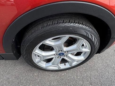 Used 2019 Ford Escape Titanium image 25