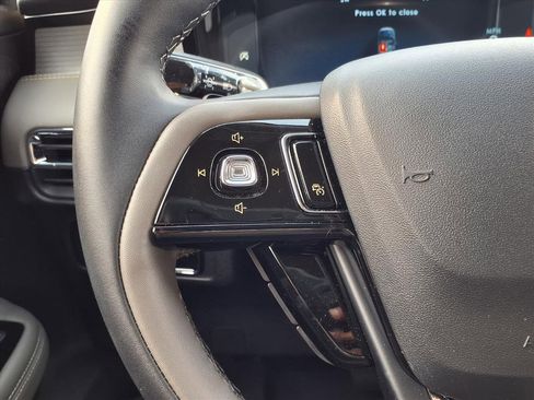 Used 2025 Lincoln Corsair FWD image 16