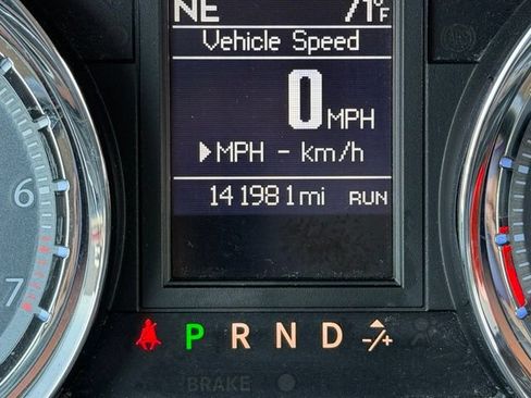 Used 2014 Chrysler Town & Country Touring FWD image 4