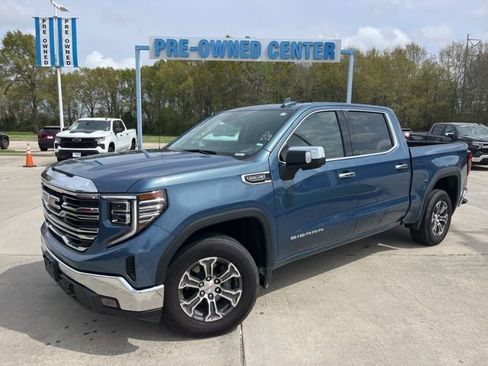 Used 2024 GMC Sierra 1500 SLT image 2