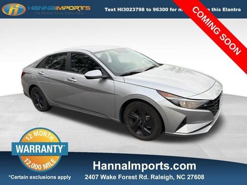Used 2023 Hyundai Elantra SEL image 1