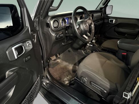 Used 2022 Jeep Gladiator Sport AWD/4WD image 16