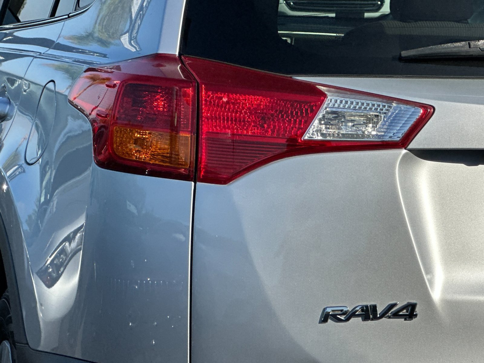 Used 2015 Toyota RAV4 LE FWD image 29