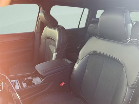 New 2025 Jeep Grand Cherokee L Altitude image 18