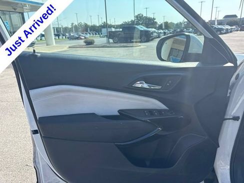 Used 2025 Chevrolet Trax LT w/ Driver Confidence Package FWD image 19