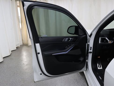 Used 2026 BMW X5 M60i AWD/4WD image 23