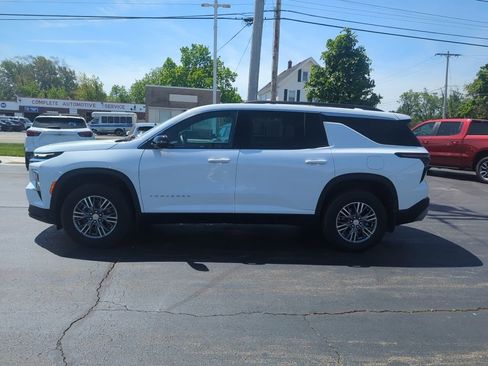 Certified 2025 Chevrolet Traverse LT w/ Driver Confidence Package AWD/4WD image 9