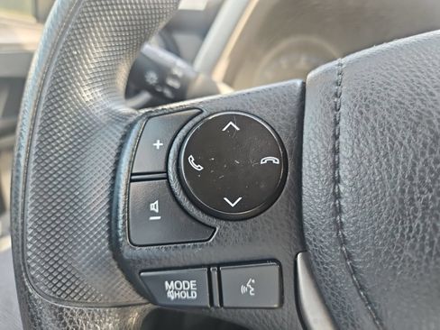 Used 2018 Toyota RAV4 LE w/ Carpet Mat Package AWD/4WD image 9