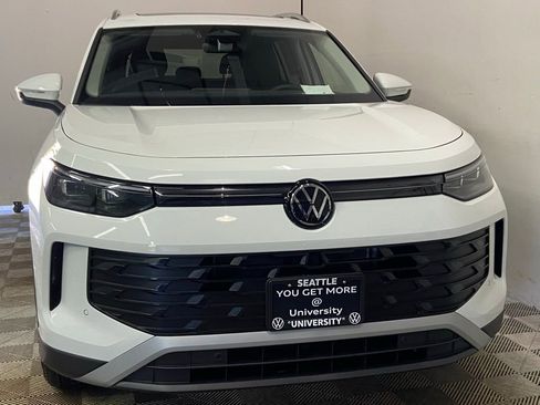 New 2026 Volkswagen Tiguan SE AWD/4WD image 2