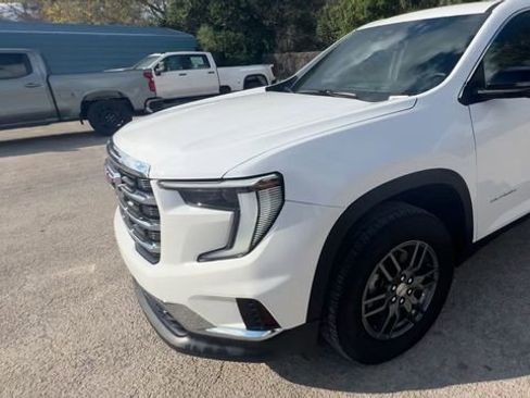 Certified 2025 GMC Acadia Elevation image 4