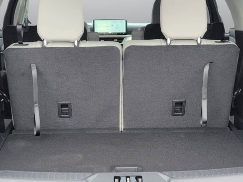 New 2026 Ford Explorer Active w/ Active Comfort Package RWD image 5