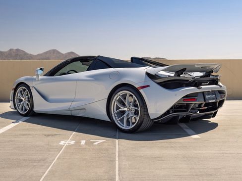 Used 2020 McLaren 720S Performance RWD image 9