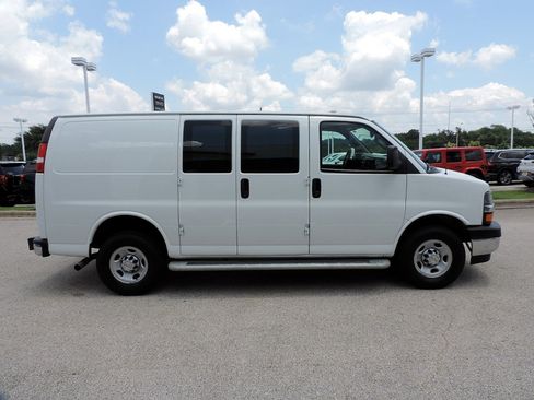 Certified 2024 Chevrolet Express 2500 w/ Driver Convenience Package RWD image 4