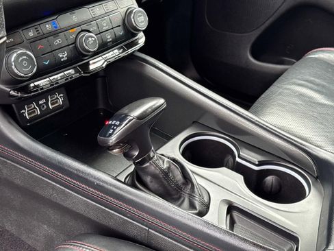 Used 2024 Dodge Durango GT image 31