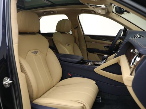 New 2025 Bentley Bentayga image 28