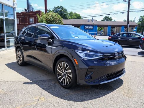 Used 2023 Volkswagen ID.4 Pro S Plus RWD image 8