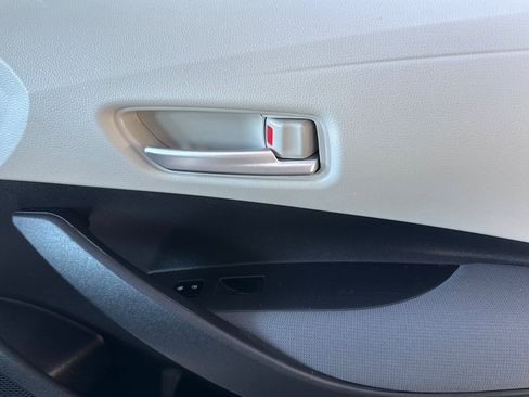 Used 2021 Toyota Corolla LE w/ Carpet Mat Package (TMS) image 19