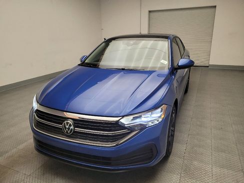 Used 2024 Volkswagen Jetta SE w/ Panoramic Sunroof Package image 15