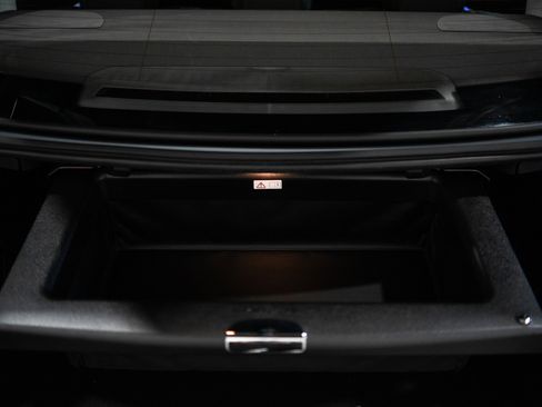 Used 2017 Mercedes-Benz E 300 image 41