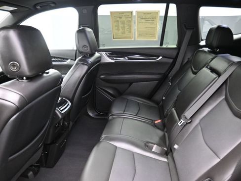Used 2023 Cadillac XT6 Premium Luxury FWD image 11
