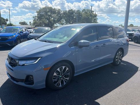 Used 2026 Honda Odyssey Elite image 3